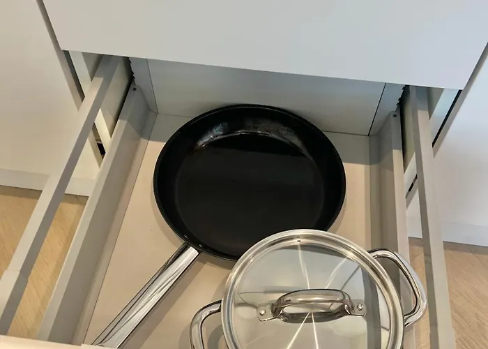 Urban Chic, In Center, Goreckiego 19 דירה